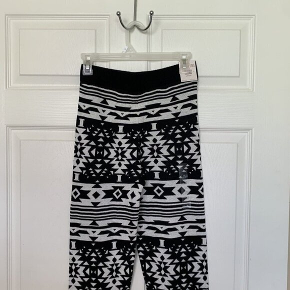 SO® Medium Black White Aztec High-Rise Sweater Leggings Juniors New - Picture 6 of 13